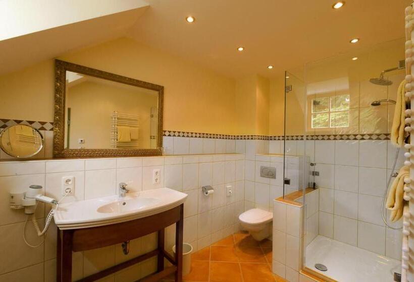 小型套房, Goldene Sonne