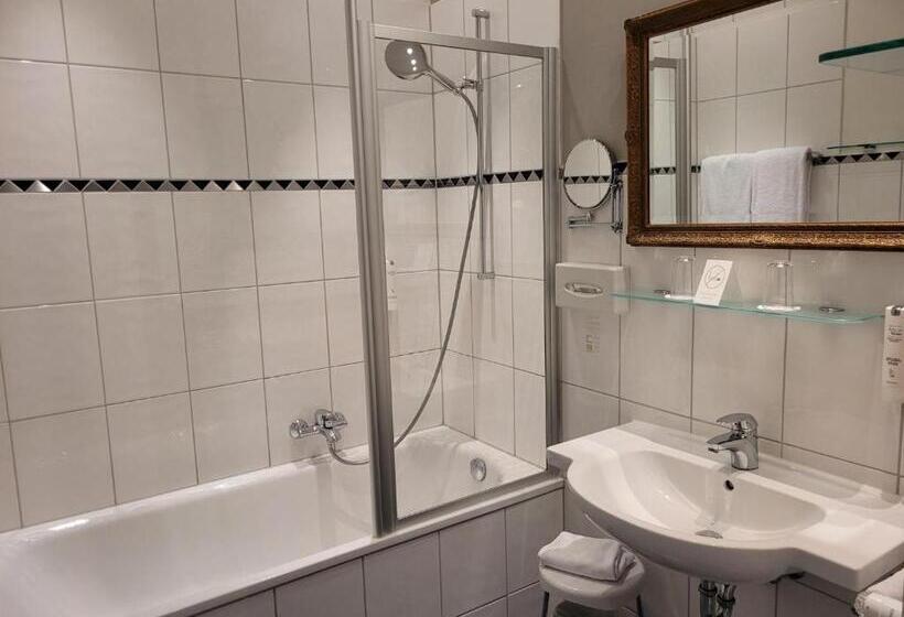 Полулюкс, Goldene Sonne