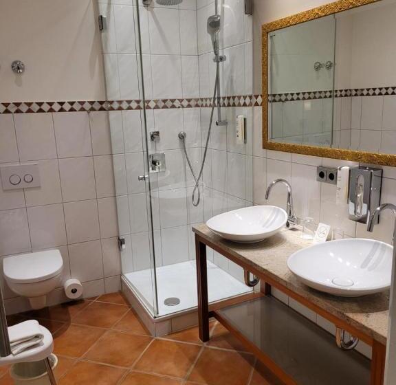 Полулюкс, Goldene Sonne