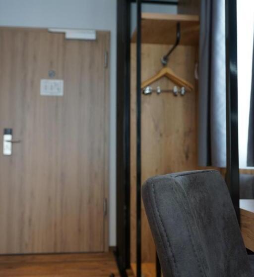 标准间, Grüner Baum