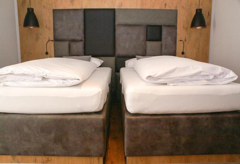 标准间, Grüner Baum