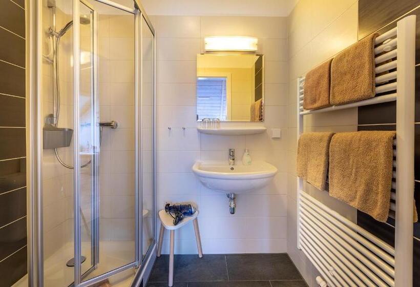 Номер Стандарт, Haus Biederstaedt