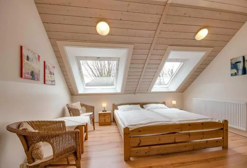 スタンダードルーム, Haus Biederstaedt
