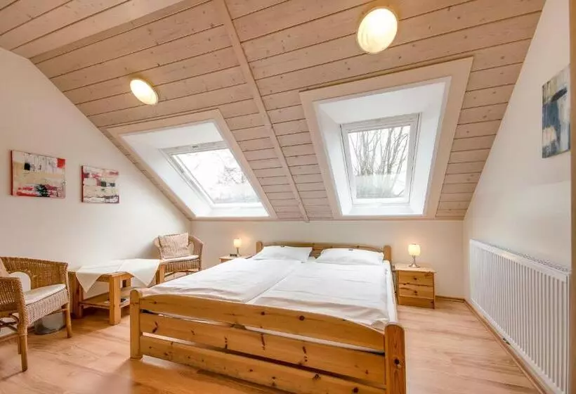 スタンダードルーム, Haus Biederstaedt