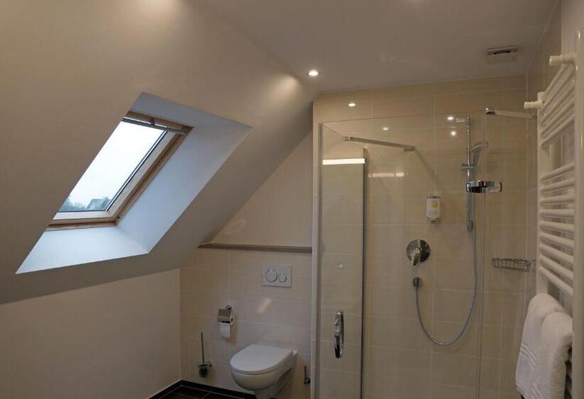 침실 1개 아파트, Hunerbein S Post