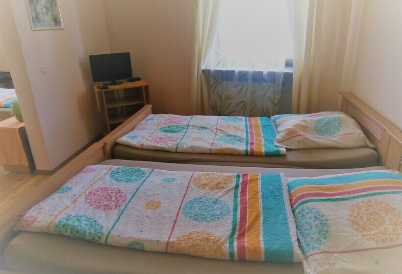 غرفة قياسية ثلاثية, Kalimera