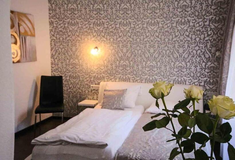 غرفة قياسية فردية, Luisenhof