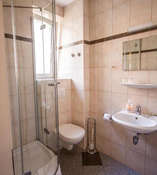 غرفة قياسية, Luisenhof