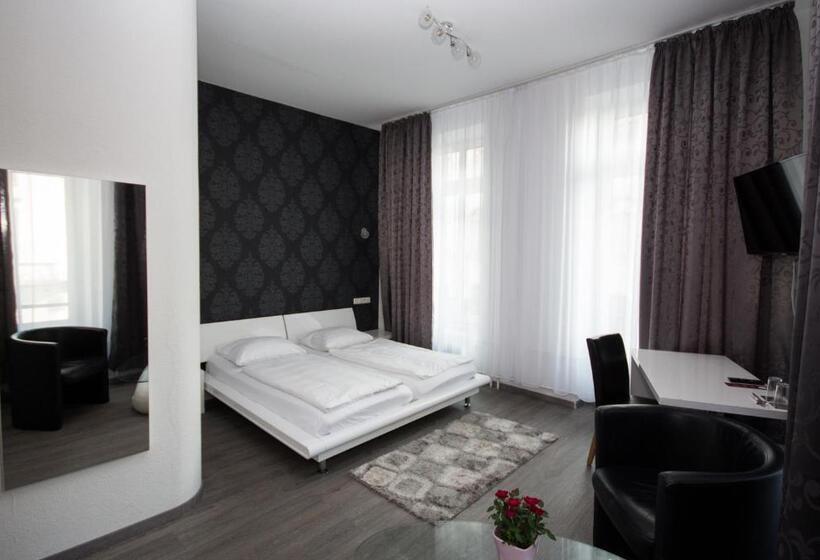 غرفة قياسية, Luisenhof