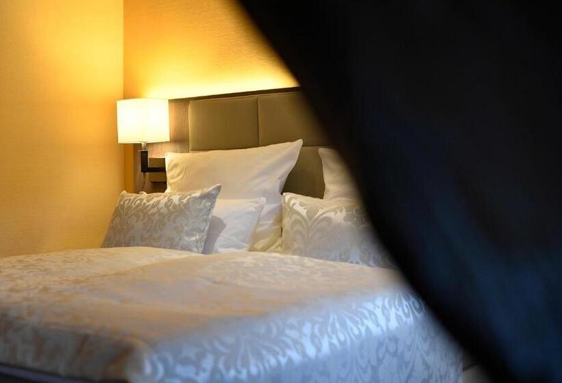 Номер Стандарт Двуспальная Кровать, Marktkieker