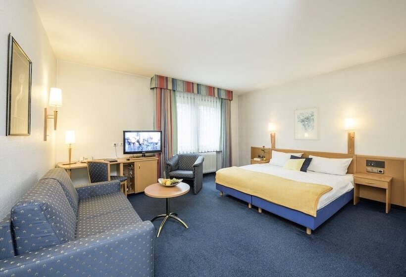 Номер Комфорт, Monika