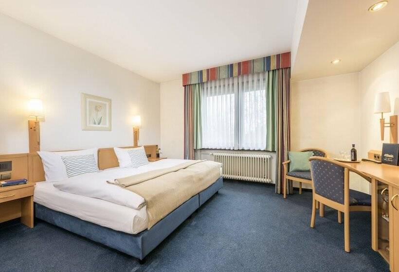 Номер Комфорт, Monika