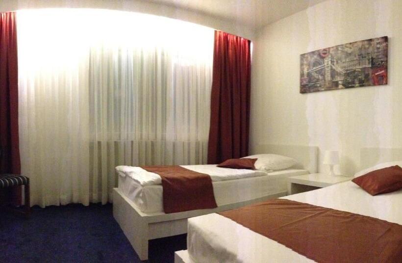 غرفة قياسية فردية, Royal Hanau