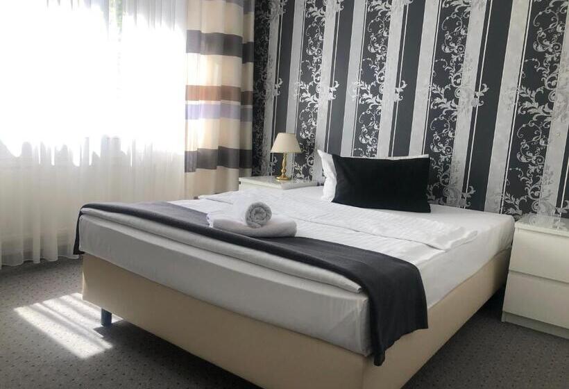 غرفة قياسية فردية, Royal Hanau