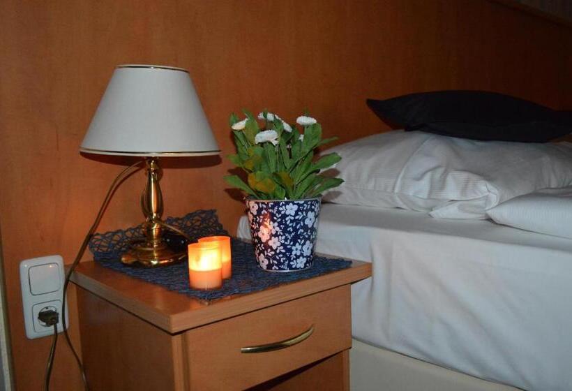 غرفة قياسية, Royal Hanau