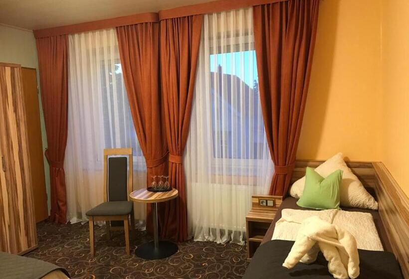 Chambre Triple Standard, Seemeile