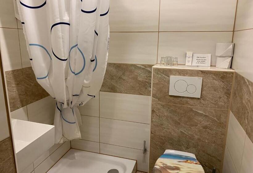 Chambre Triple Standard, Seemeile