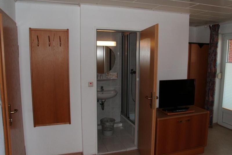 اتاق استاندارد با بالکن, Zum Hanseaten