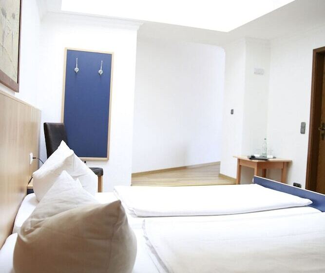 スタンダードトリプルルーム, Zur Isar