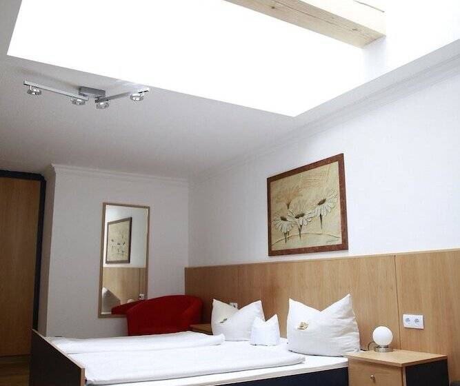 スタンダードトリプルルーム, Zur Isar