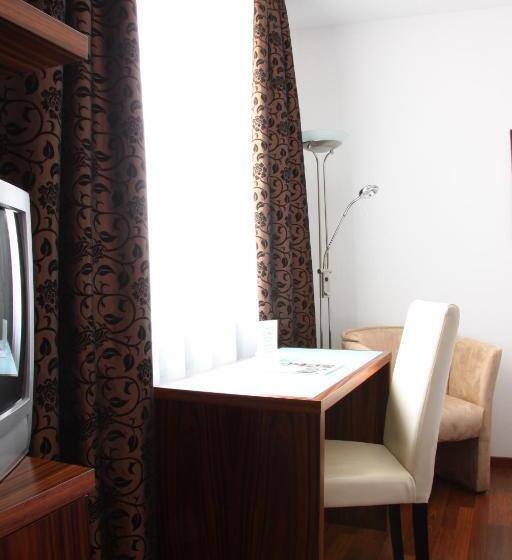 חדר קומפורט, Zur Pfalz