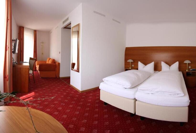 חדר סופריור, Zur Pfalz