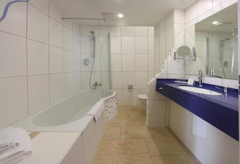 חדר סופריור, Zur Pfalz