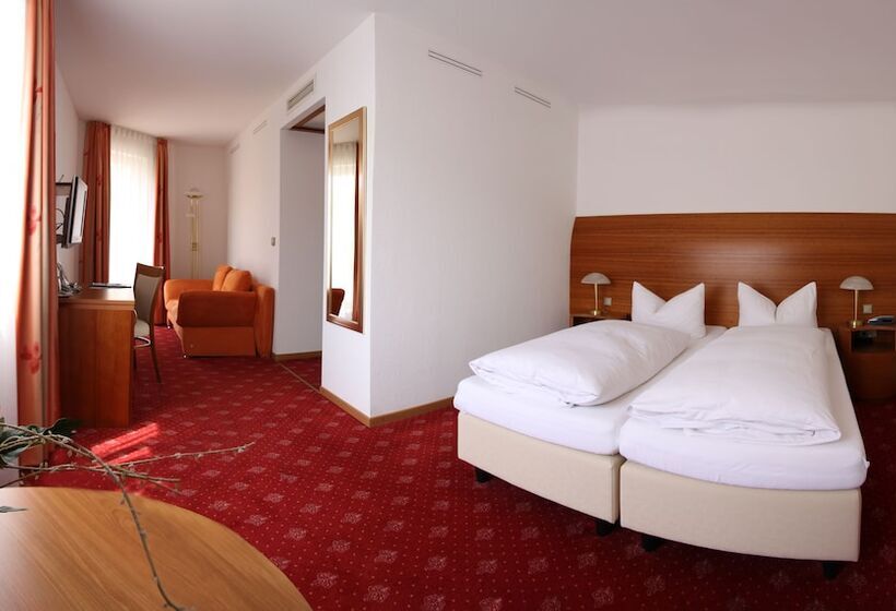 חדר סופריור, Zur Pfalz