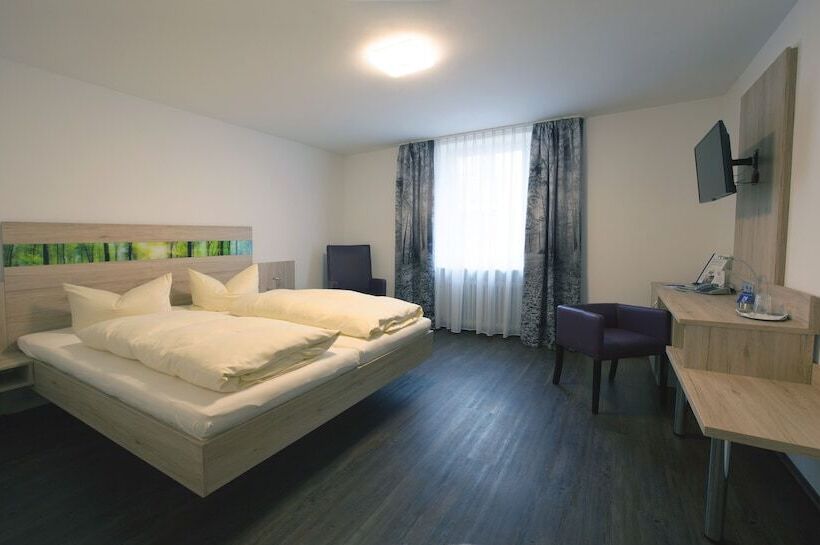 חדר דלוקס, Zur Pfalz