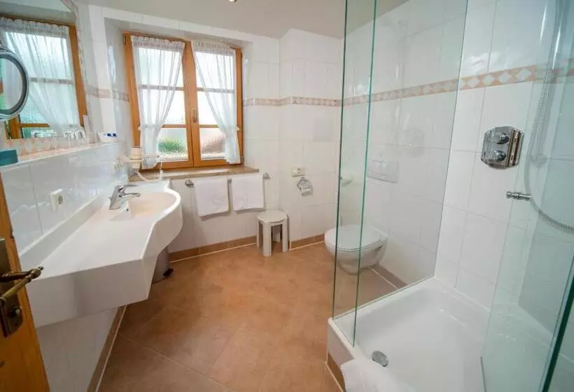 اتاق استاندارد, Landhotel Hoisl Bräu