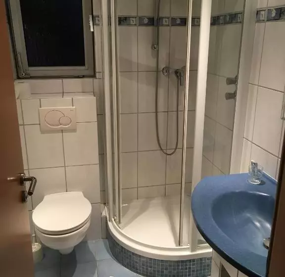 Standard Kolmen Hengen Huone, Landhotel Kussmann