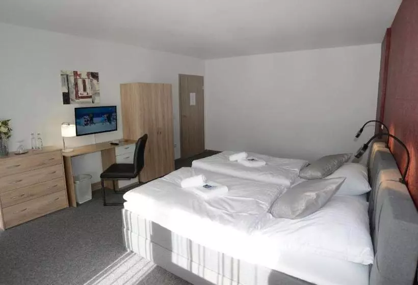 Standard Kolmen Hengen Huone, Landhotel Kussmann