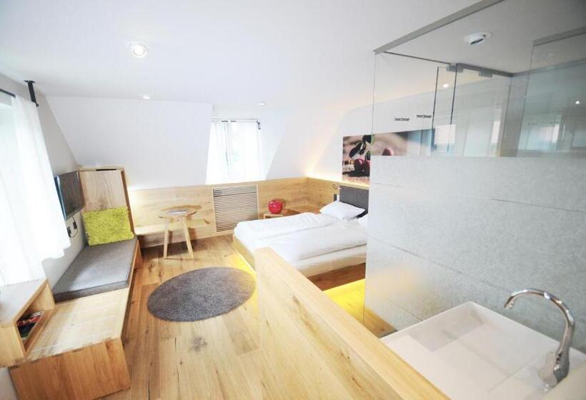 스탠다드 트리플 룸, Waldvogel