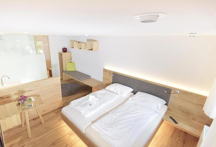 스탠다드 트리플 룸, Waldvogel