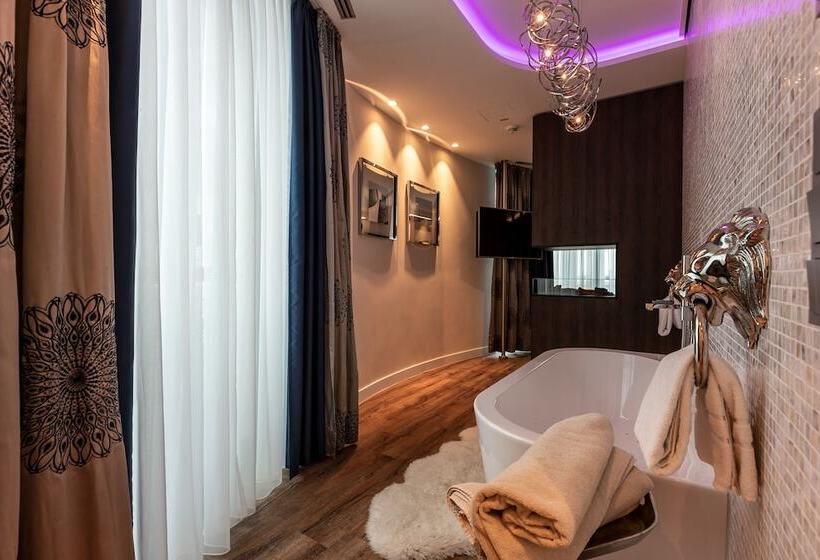 小型套房, Block Hotel & Living