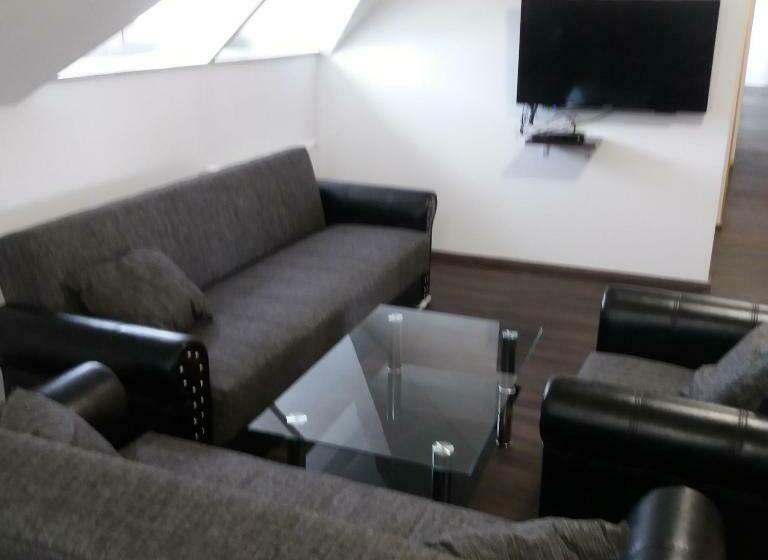 Студия Стандарт, Aichtaler Hof