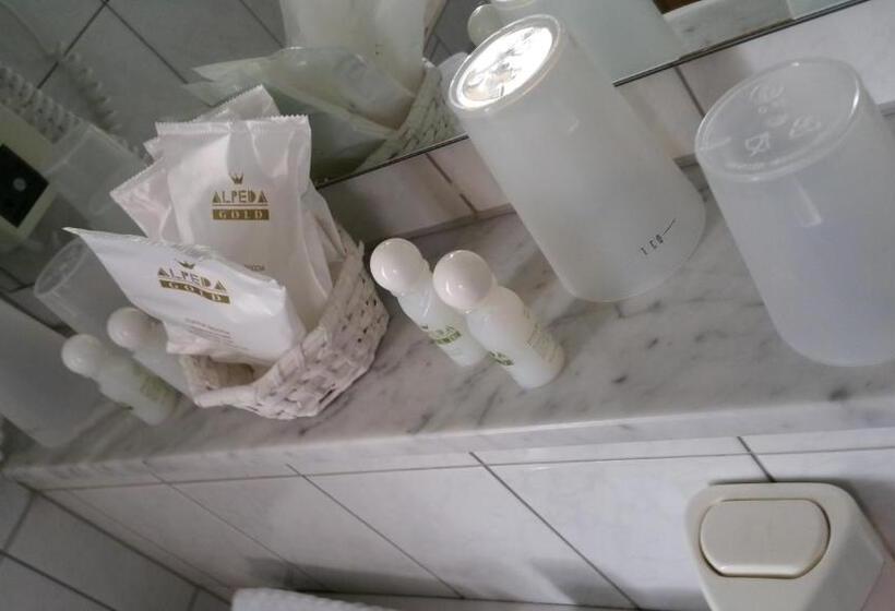 غرفة قياسية فردية, Drei Mohren