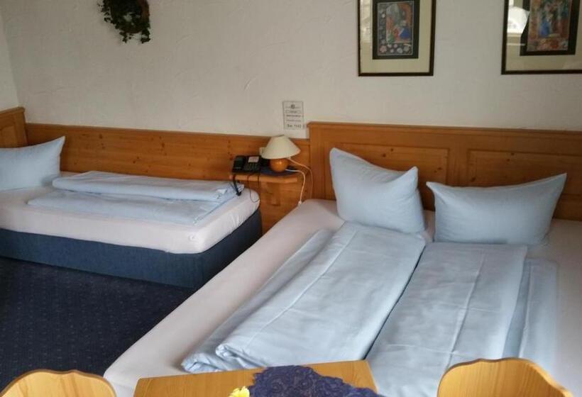 غرفة عائلية, Drei Mohren