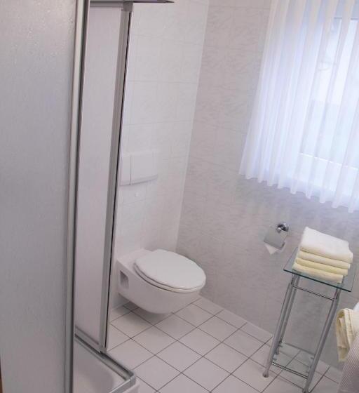 חדר סטנדרט יחיד, Edel