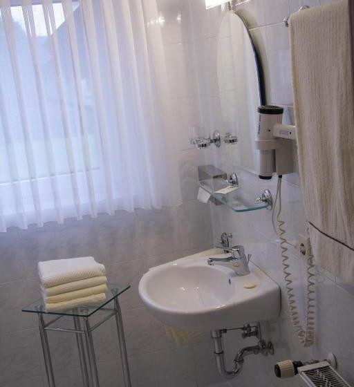 חדר סטנדרט יחיד, Edel