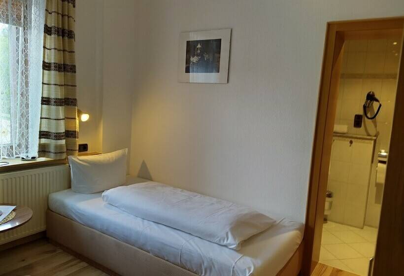 Quarto Economy Individual, Faller