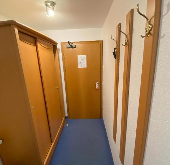 Suíte Júnior com Sacada, Faller