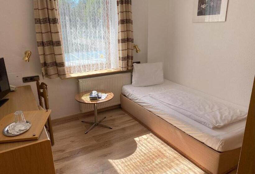 Quarto Economy Individual, Faller