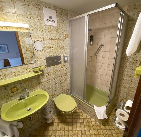 Suite com Varanda, Faller