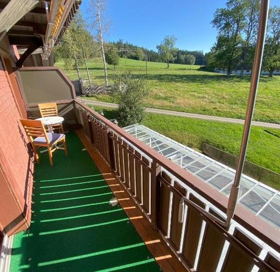 Suite com Varanda, Faller