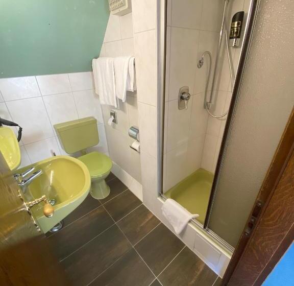 Quarto Economy, Faller