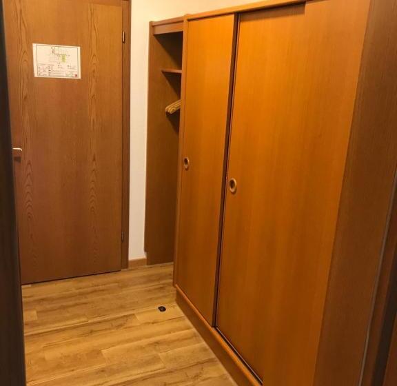 Quarto Deluxe com Sacada, Faller