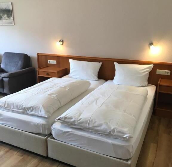 Quarto Deluxe com Sacada, Faller