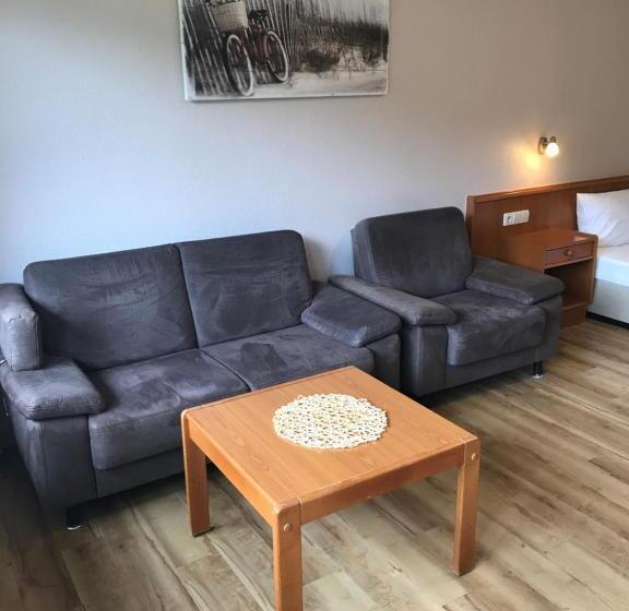 Quarto Deluxe com Sacada, Faller