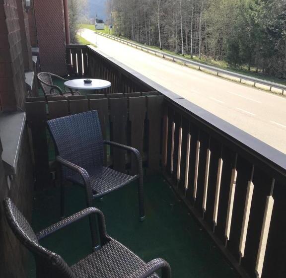 Quarto Estandar com Sacada, Faller